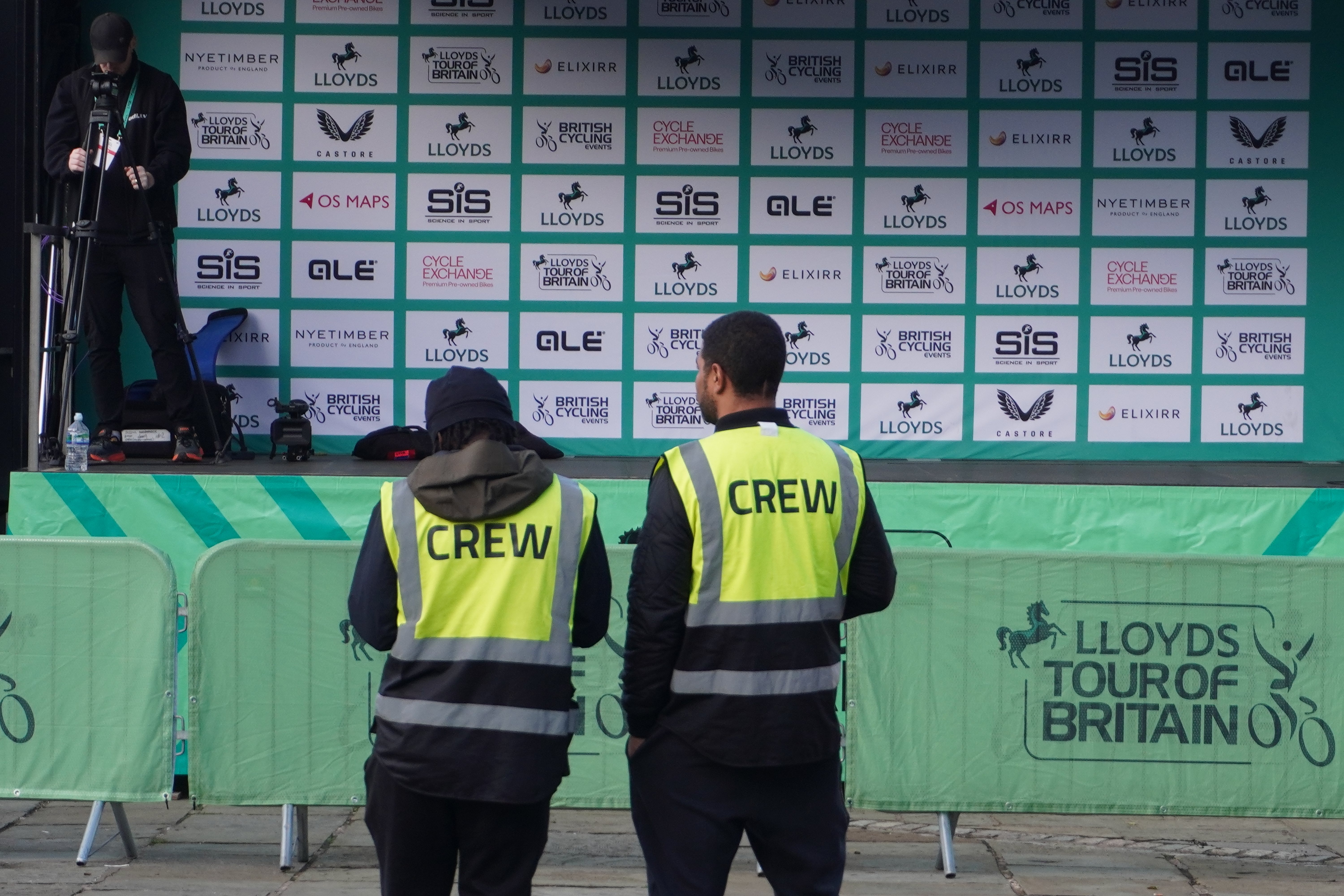 Lloyds Tour of Britain Men 2025 Stage 4 Atherstone - crew