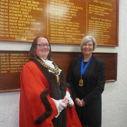 Mayor Councillor Debbie Bates and Deputy Mayor Davina Ridley
