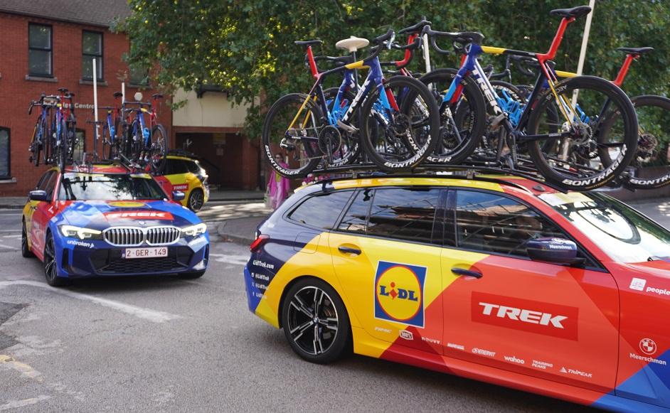 Teams arriving Lloyds Tour of Britain 2025
